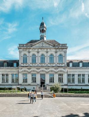 アンジェ・カトリック大学_F02